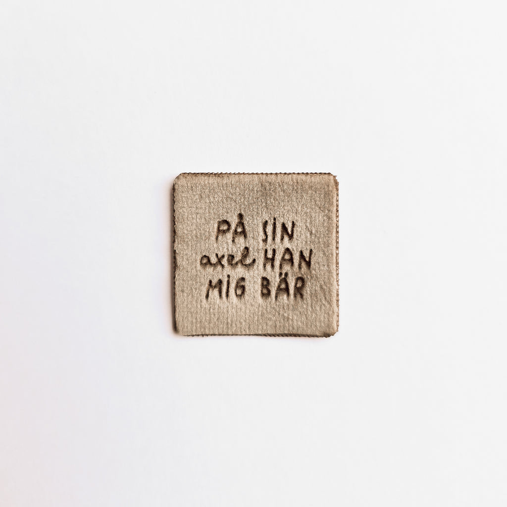 Sammetsmärke - På sin axel Han mig bär